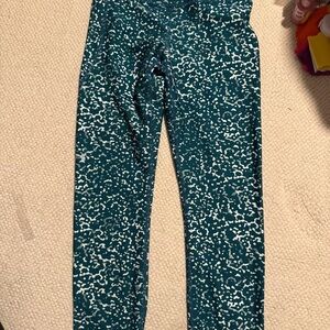 Womens size medium under armour side pocket leggings